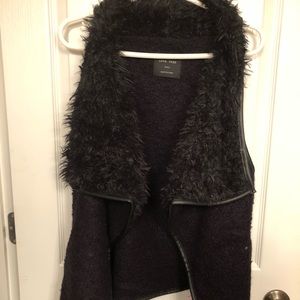 Black Sherpa Vest